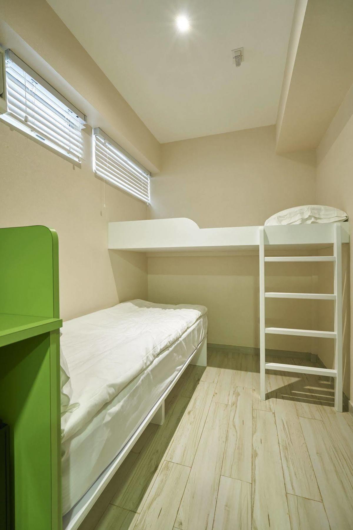 Pop Inn Гонконг Экстерьер фото