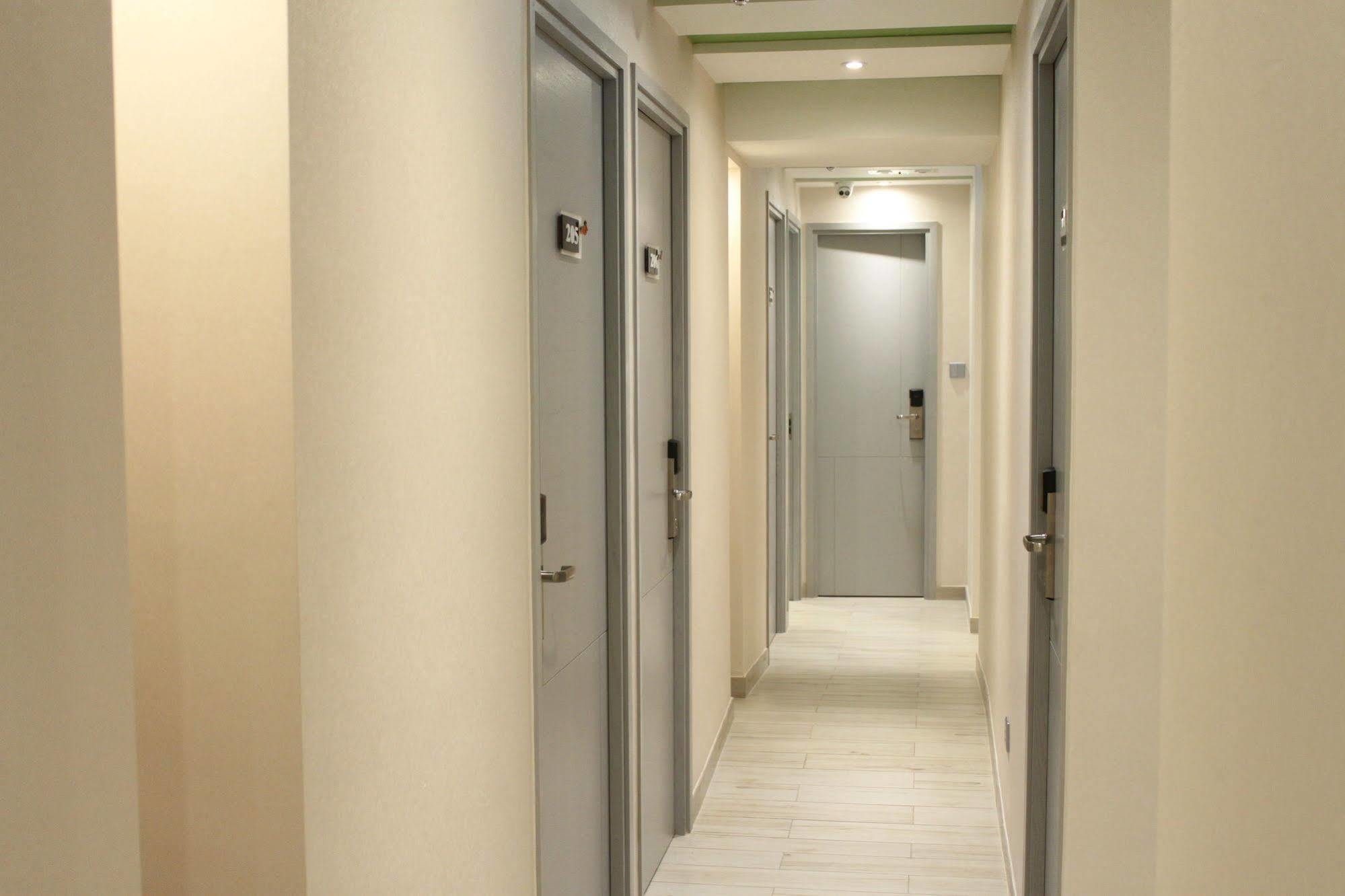 Pop Inn Гонконг Экстерьер фото